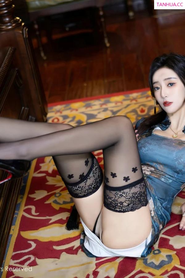 王馨瑶  [XiuRen]高清写真图 2024.04.19 No.8425 王馨瑶yanni 美腿黑丝第53张图片